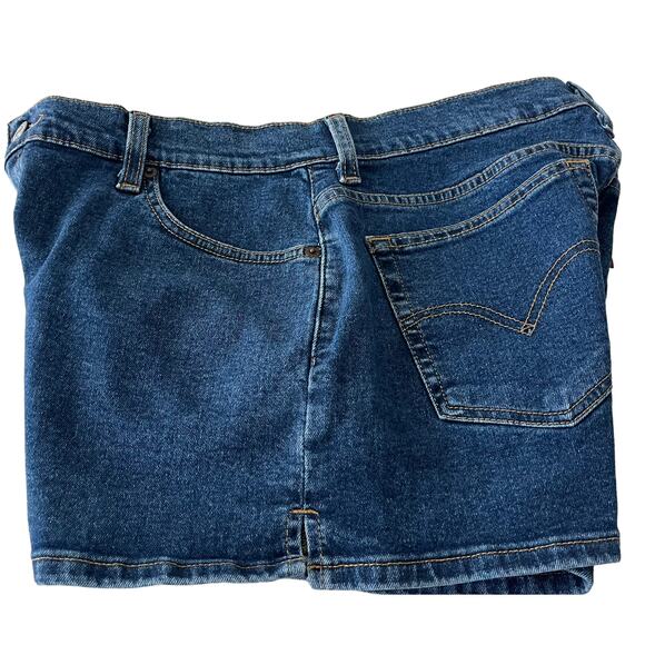 LEVI STRAUSS DENIM JEAN SHORT-SHORTS, JUNIORS, 13, BLUE, BELT LOOPS-ZIP/BUTTON - Picture 5 of 11